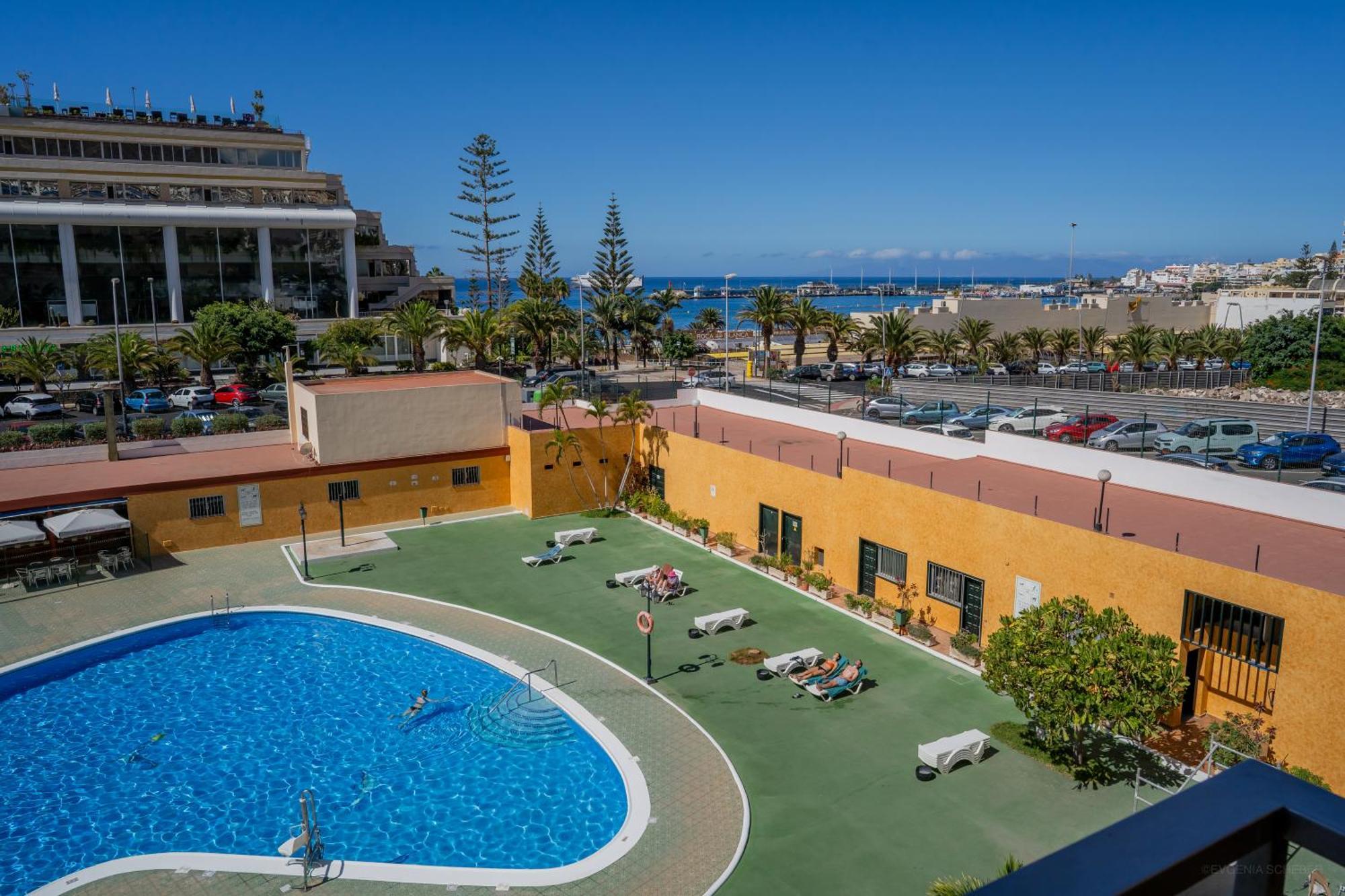 Apartments In Los Cristianos, Tenerife, Canary Islands 洛斯克里斯蒂亚诺斯 外观 照片